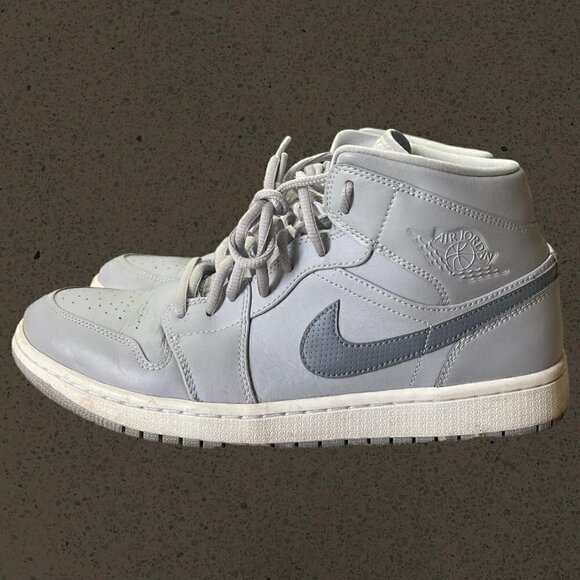 Air Jordan 1 shoes - Picture 1 of 7
